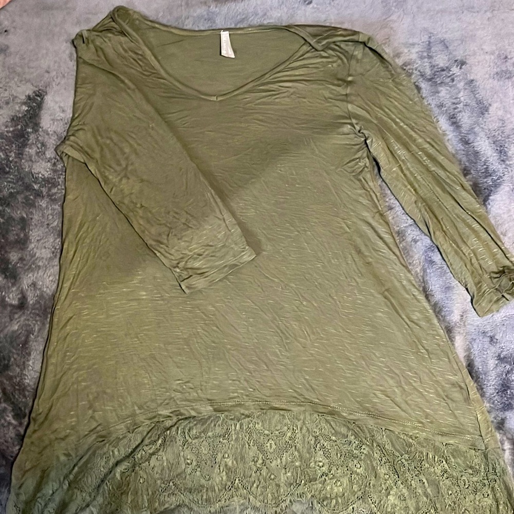 Never worn mid sleeve with lace bottom